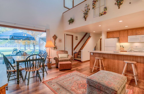 Overlook Park Condo | Perfect Location, Near Golf Course, SHARC passes