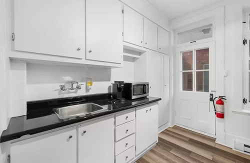 Haute-Ville Apartment | Perfect Location! Perfect Stay in Quebec City!nSuite Jardin