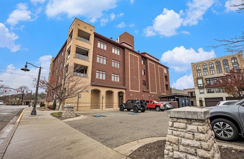 Grand Haven Condo | Perfect location! Right downtown! Walking distance to everything.