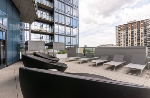Downtown Montreal Condo | Perfect location - Swimming Pool & Jaccuzi & Sauna access!