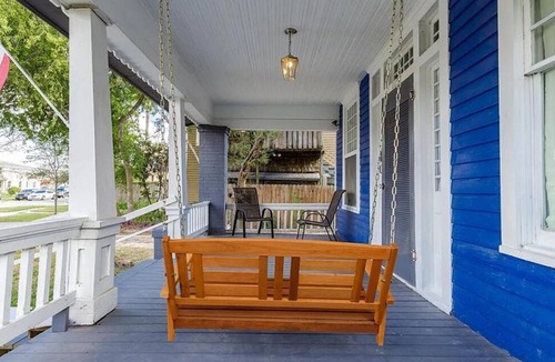 Del Mar House | Perfect Location! 1/2 block from Ocean Dr & the beach.