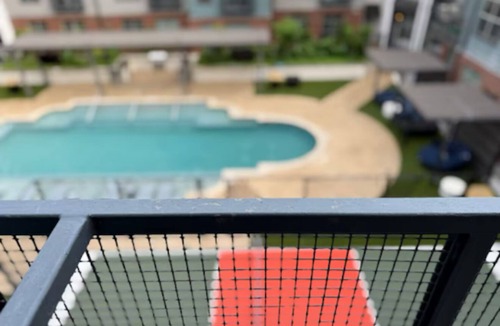 Deep Ellum Apartment | Perfect Location/Walk 2 Baylor/Minutes away from Downtown/FreeParking/Gym/Pool