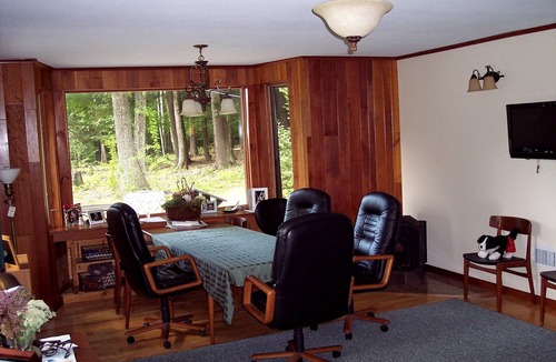 Intervale House | Perfect Location with Jacuzzi! 10 min. to Storyland, 15 min. to Outlet shopping.