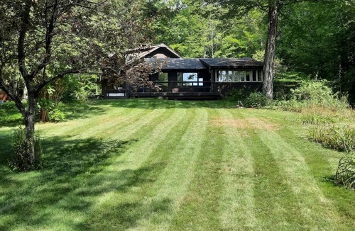 Intervale House | Perfect Location with Jacuzzi! 10 min. to Storyland, 15 min. to Outlet shopping.