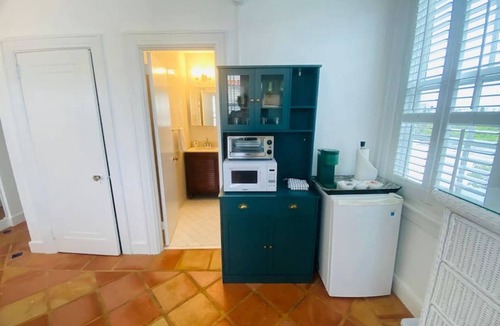 Palm Beach Condo | Perfect locationTropicalCharm Studio3002