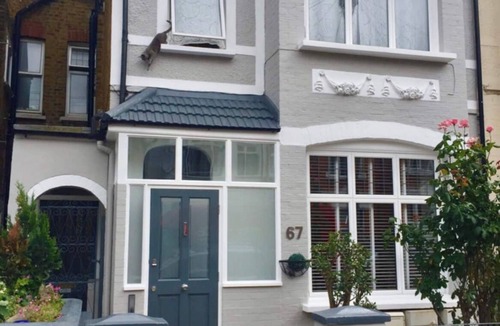 Furzedown Apartment | Perfect London studio