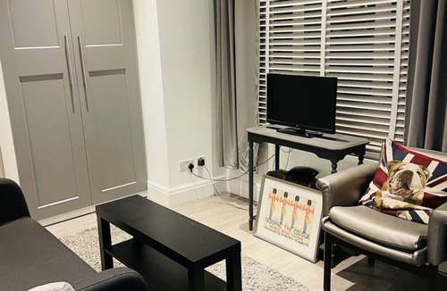 Furzedown Apartment | Perfect London studio