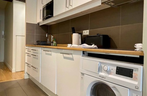 Les Halles Apartment | Perfect Louvre 3BR 17thC charm in 5-star location