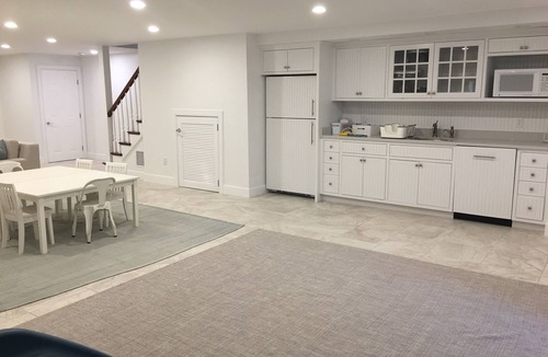 West Tisbury House | Perfect Luxury Vineyard Retreat