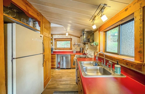 Waterford House | Perfect Maine Getaway - Waterfront w Sauna and Kayaks