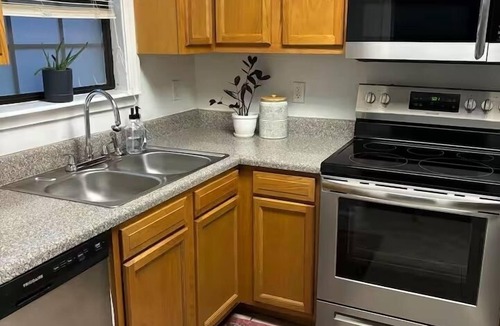 Forest Hills House | Perfect Master’s Rental