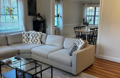 Forest Hills House | Perfect Master’s Rental