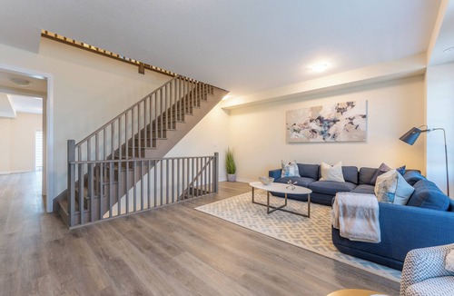 Hamilton House | Perfect Modern 3 Bedroom Townhouse ~ Stoney Creek