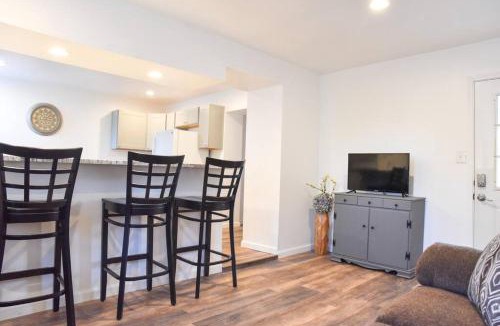 Mount Washington Apartment | Perfect Mount Washington Home Walkable w Parking