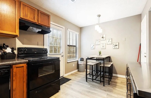 Seymour House | Perfect Mountain Getaway Pigeon Forge (CDC Safe)