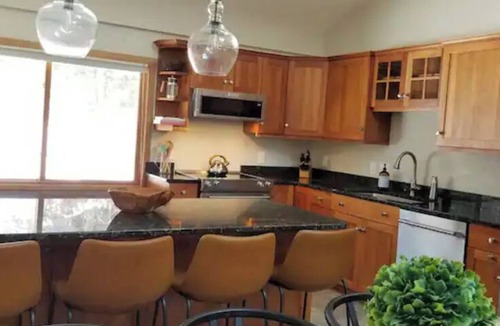 Stowe Area House | Perfect Mountain location 3bd 3 ba