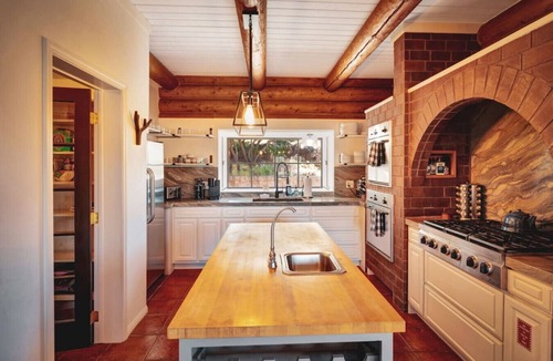 Alpine Cabin | Perfect Mountain Retreat | Modern Amenities | Pool