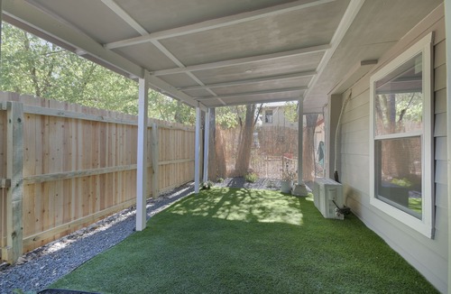 Mahncke Park House | Perfect near downtown location!