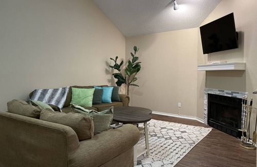 Far North Dallas House | Perfect North Dallas Bungalow