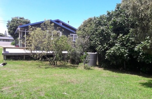 Riversdale Cottage | Perfect old world bach