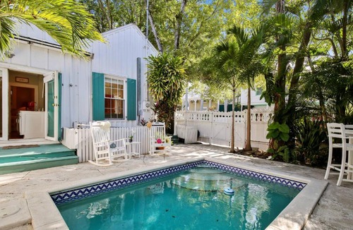 Key West Historic District House | Perfect Pineapple by AvantStay Pet Friendly w Pool Month Long Stays Only