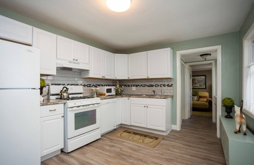 South Side Flats House | Perfect Place and Breakfast Too!