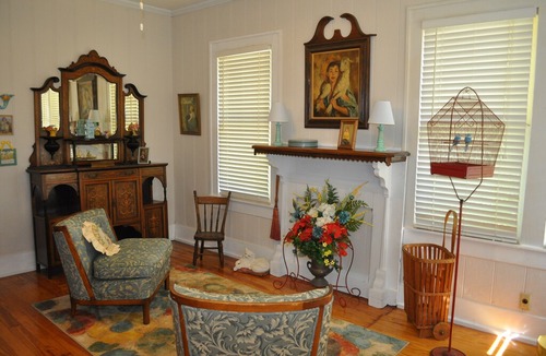 Llano Bed & Breakfast | Perfect Place for a Reunion ~ Cozy Corner ~ One Block East Of Llano Square
