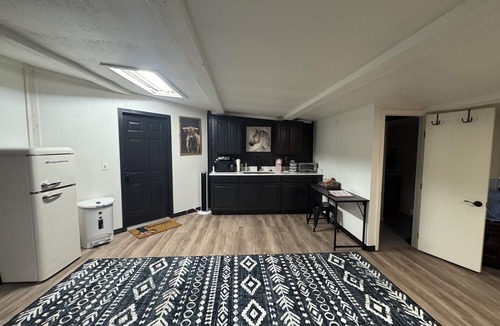 Guthrie Apartment | Perfect place to stay for events at the Lazy E