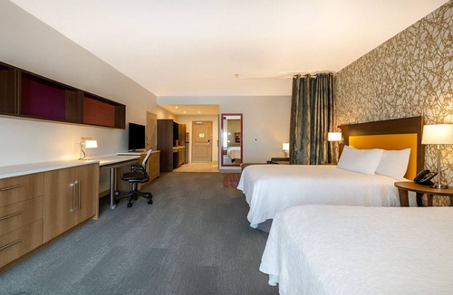 Centennial Hills Hotel | Perfect Place to Unwind! Kitchen, Breakfast, Pool, Pets Allowed!