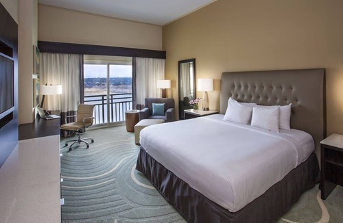 Lakeway Hotel | Perfect Place to Unwind! Outdoor Pool, Onsite Parking!