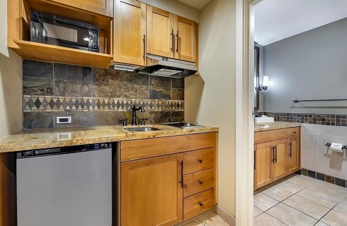 South Lake Tahoe Hotel | Perfect Place to Unwind! Swimming Pool, Kitchenette!