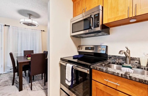 SeaTac House | Perfect Private Getaway in Seattle's Southside!