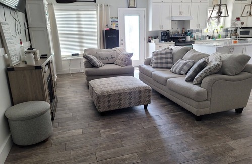 Childersburg House | Perfect private lakeside getaway!