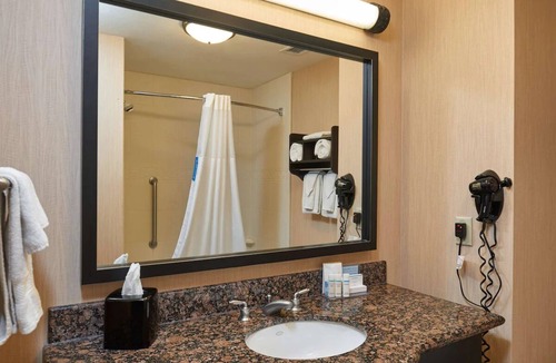 Waco Hotel | Perfect Relaxation for Baylor Visitors| 2 Units, Free Parking, Indoor Pool!