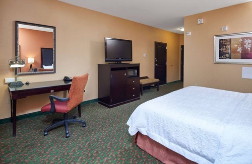 Waco Hotel | Perfect Relaxation for Baylor Visitors| 2 Units, Free Parking, Indoor Pool!