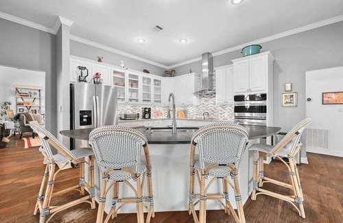 Austin House | Perfect Retreat + Pool + Cedar Hot Tub + Sleeps 12