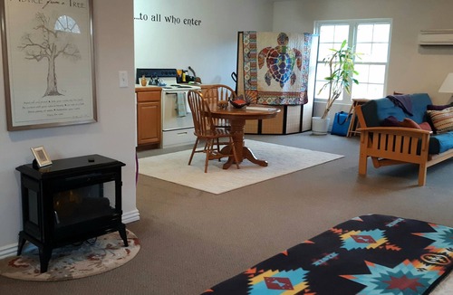 Dennis House | Perfect Retreat Spot in Quiet Cove