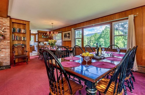 Manchester House | Perfect Reunion House for 18! 8 bedrooms, 5 baths, Pool, Tennis, Big lawn, Dogs!