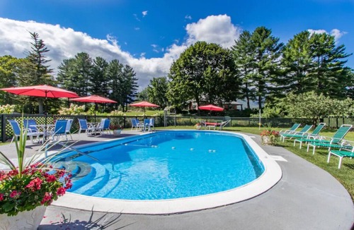 Manchester House | Perfect Reunion House for 18! 8 bedrooms, 5 baths, Pool, Tennis, Big lawn, Dogs!