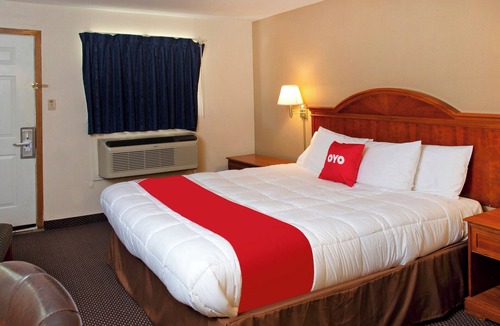 Guymon Hotel | Perfect Room for Romantic Getaways – Near Dining & Local Attractions