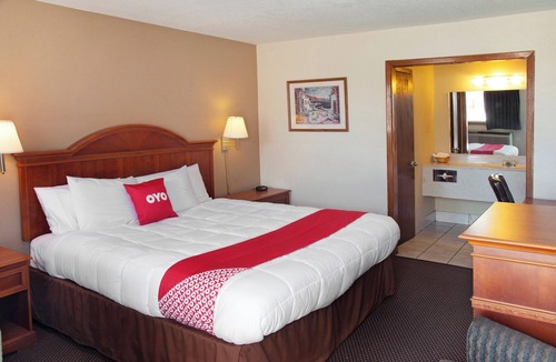 Guymon Hotel | Perfect Room for Romantic Getaways – Near Dining & Local Attractions