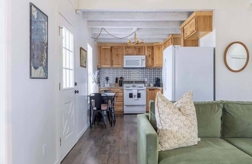 Round Top House | Perfect RT Location | The Reed Sleeps 6 + Fire Pit