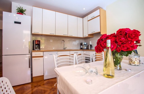 Stanici Apartment | Perfect sea view apartment with private and heated pool!