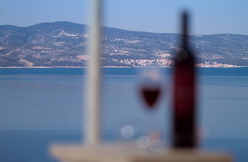 Stanici Apartment | Perfect sea view apartment with private and heated pool!