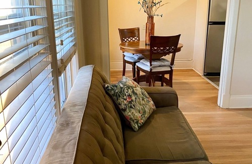 University District Apartment | Perfect Seattle Location - huge one bedroom