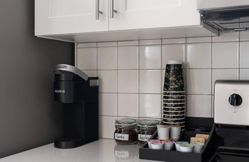 Pflugerville Apartment | Perfect Spot: Cozy Stay & Coffee Shop/Bar Onsite!