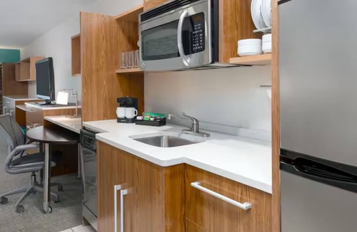North Charleston Hotel | Perfect Spot for Unwinding! Onsite Pool, Free Parking and Free Breakfast!