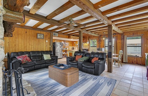 New Braunfels House | Perfect Spot on the Guadalupe River! Sleep up to 10 and Float all day!