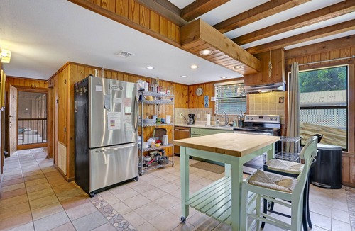 New Braunfels House | Perfect Spot on the Guadalupe River! Sleep up to 10 and Float all day!