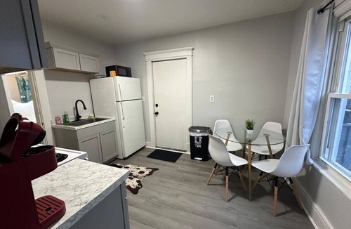 Springfield Apartment | Perfect stay for couples